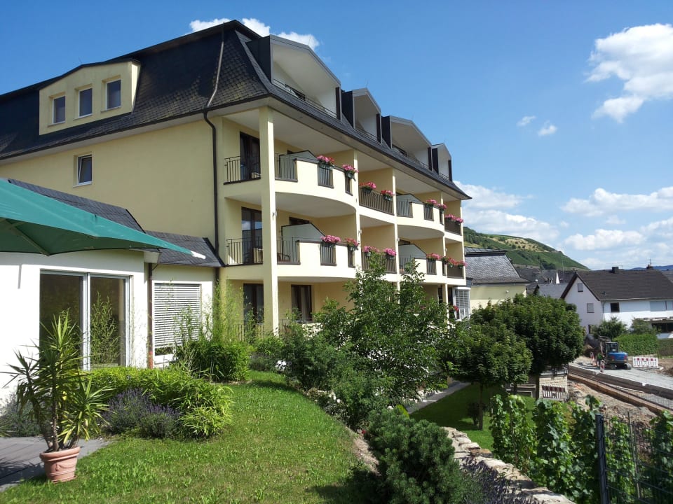 Im Welnessbereich außen Hotel Weingut Weis