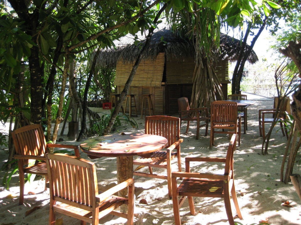 Handhuvaru Bar NH Collection Maldives Reethi Resort