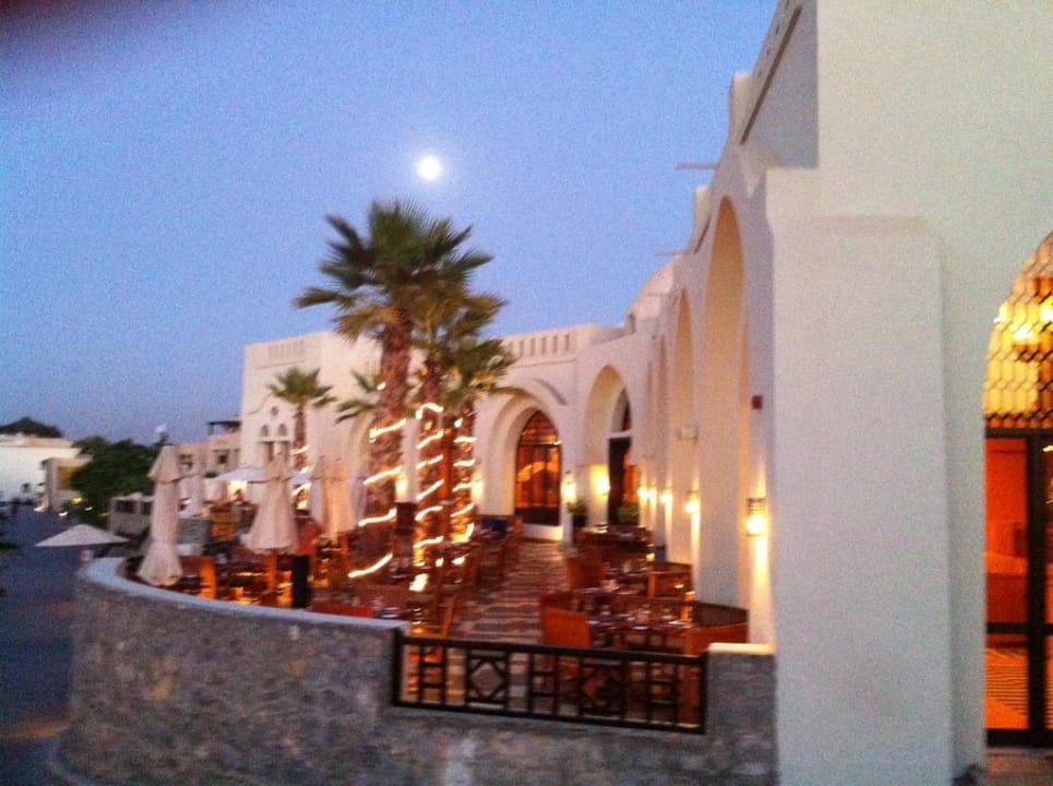 Restaurant The Cove Rotana Resort