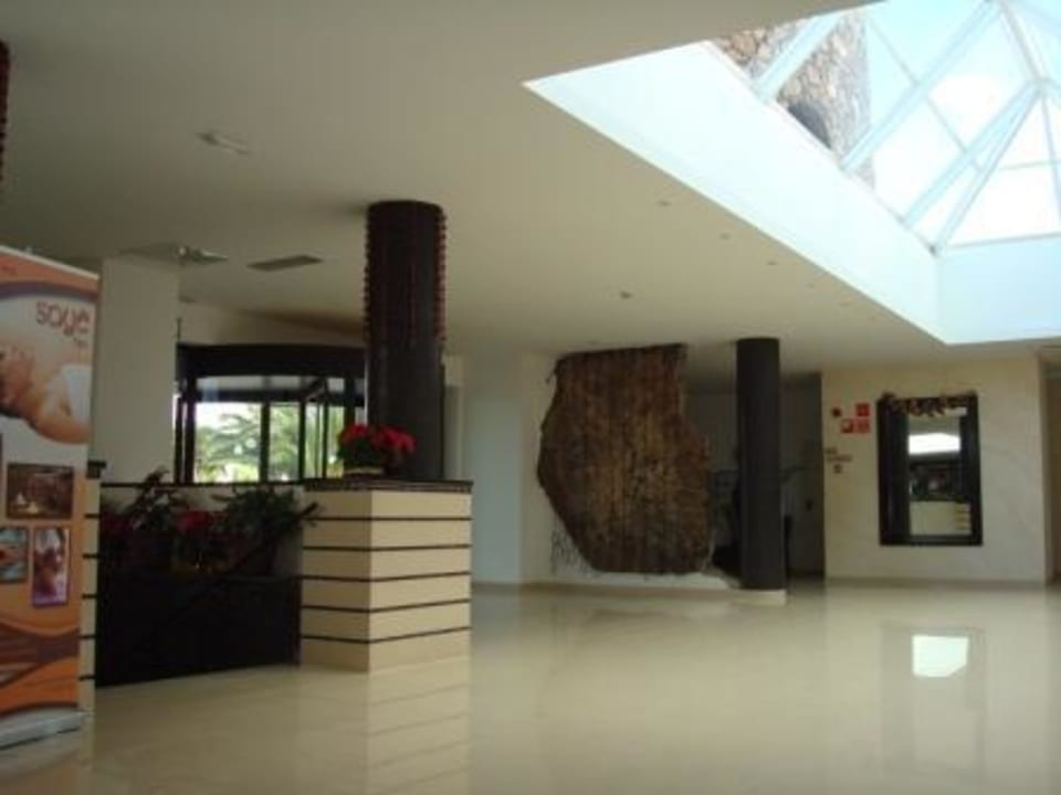 Eingang von innen allsun App.-Hotel Albatros