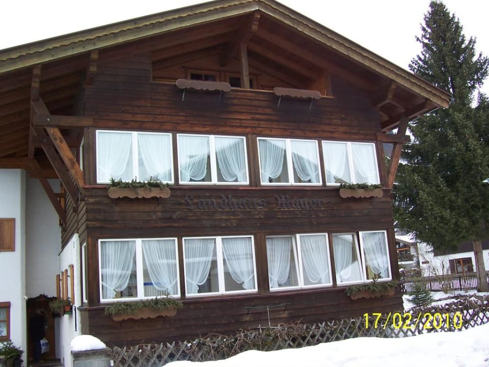 Wohnung Nr. 4 und 5 (oben) mit verglastem Balkon Landhaus Mayer FeWo