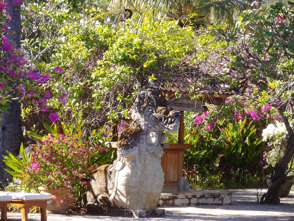 Balinesische Figur Hotel Matahari Beach Resort & Spa