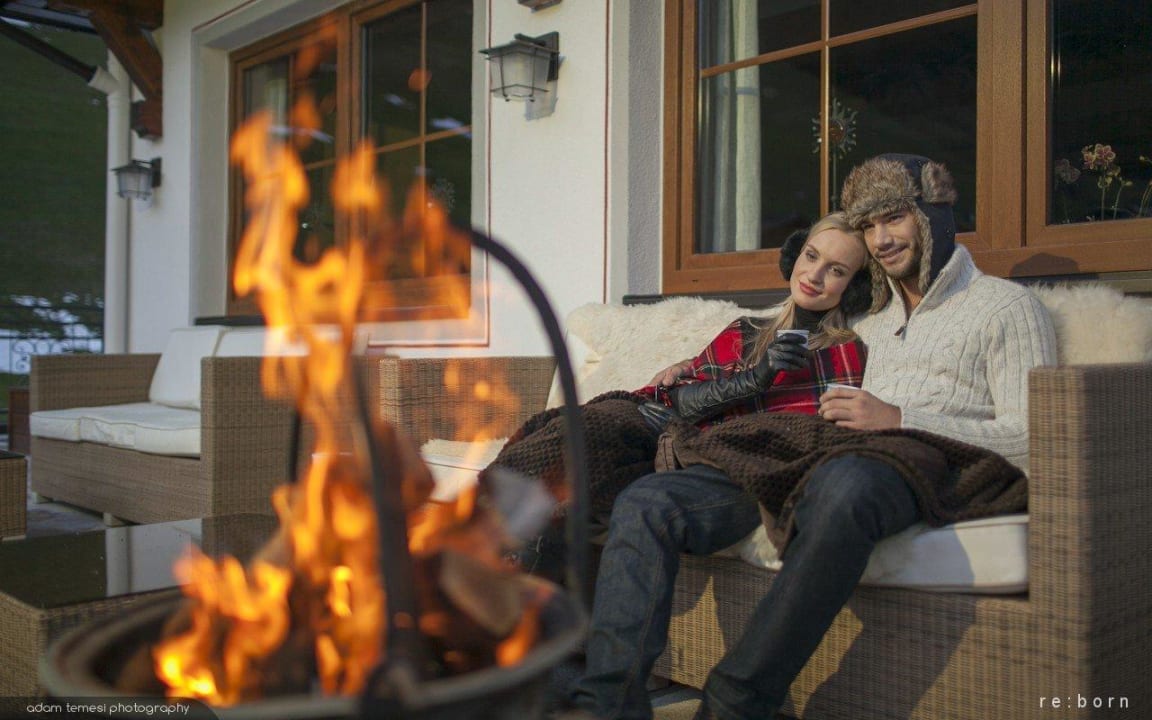 Gemütliches Lagerfeuer auf unserer Terrasse Hotel Tirolerhof