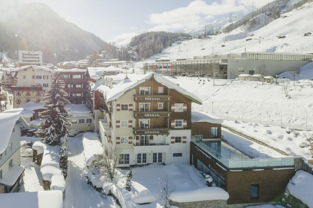 Außenansicht Hotel Schwarzer Adler