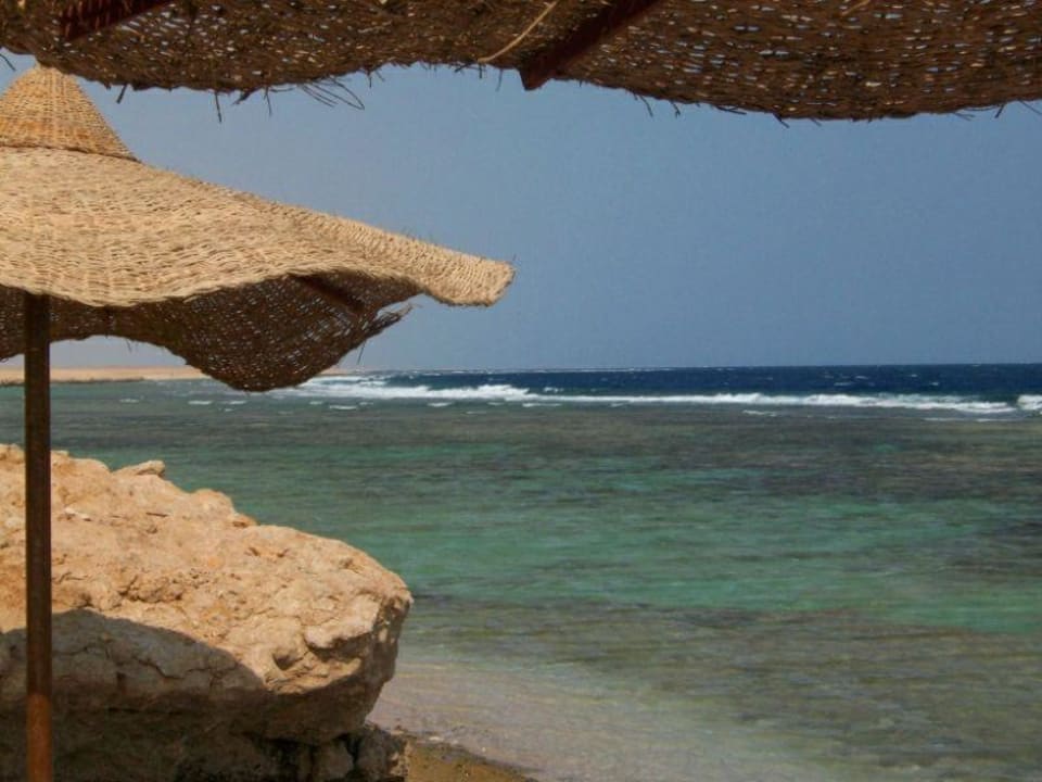 Blick aufs Meer vom Strand aus Three Corners Sea Beach Resort