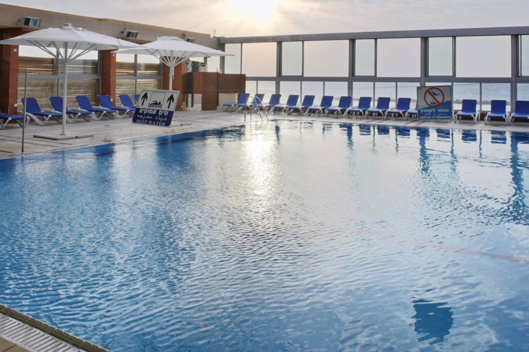 Schwimmbad Hotel Crowne Plaza Tel Aviv Beach