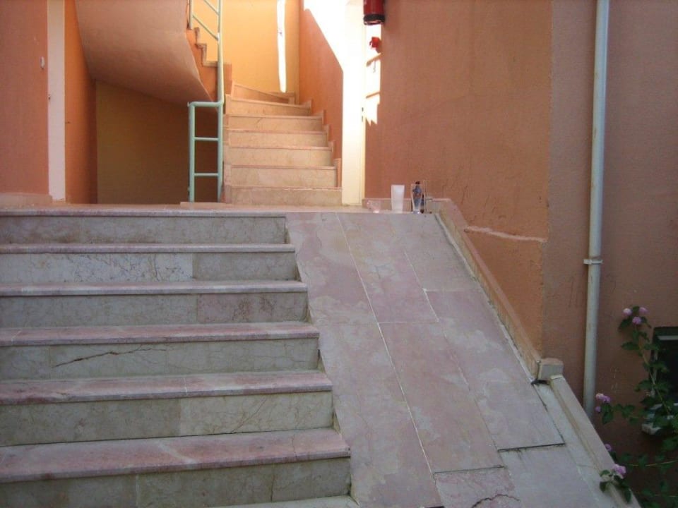 Treppenaufgang zu unserem Zimmer Dream Family Club