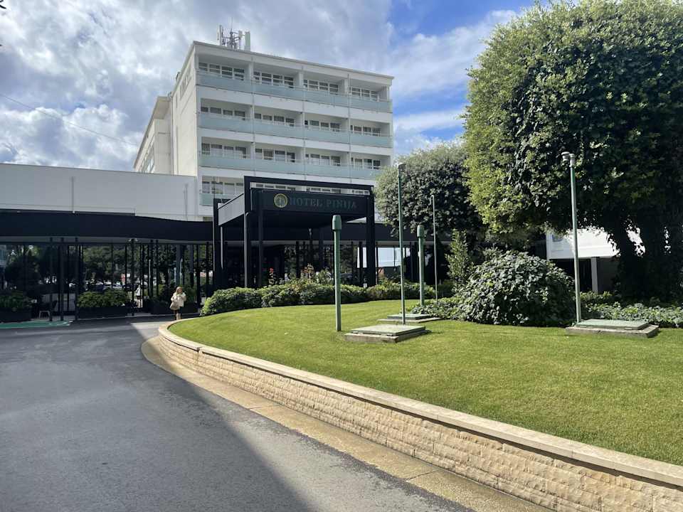 Außenansicht Hotel Pinija
