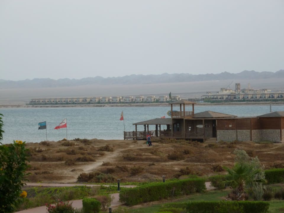 Beachbar am Surferstrand und Nachbarhotel Lahami Bay Beach Resort
