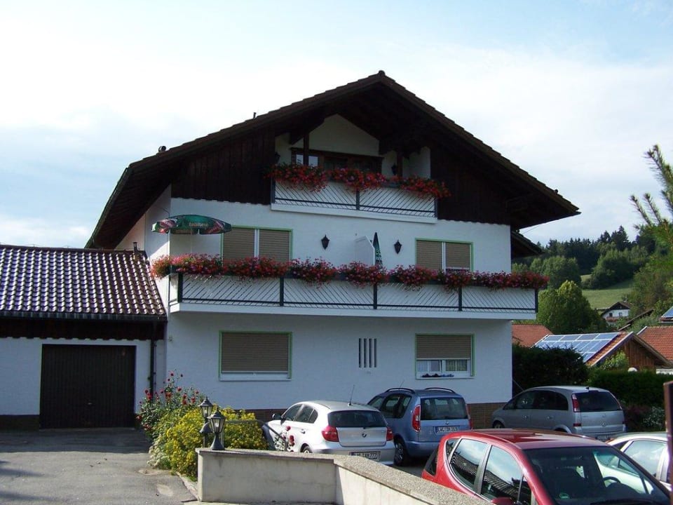 "Nebenhaus" Hotel Haus am Berg (Rinchnach) • HolidayCheck