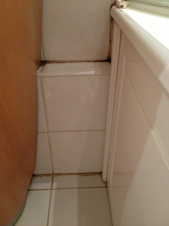 Die " Sauberkeit" im Badezimmer Hotel Le Marquis