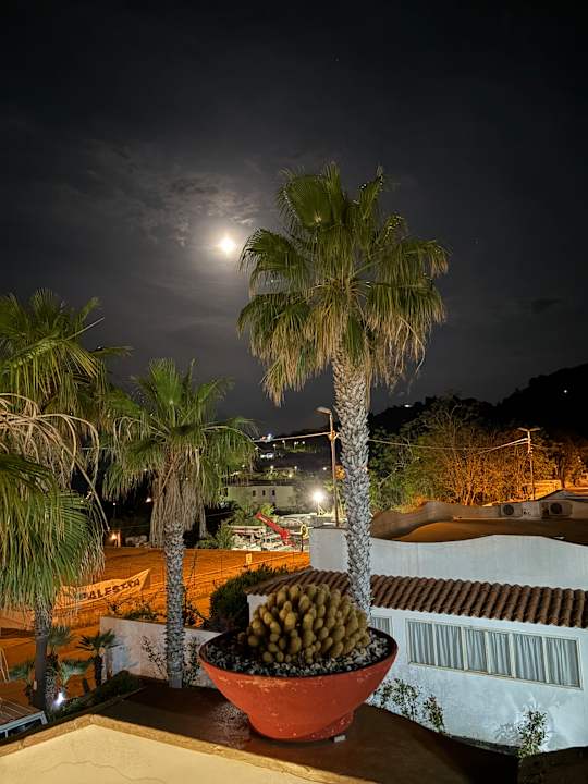 Außenansicht Hotel Tritone