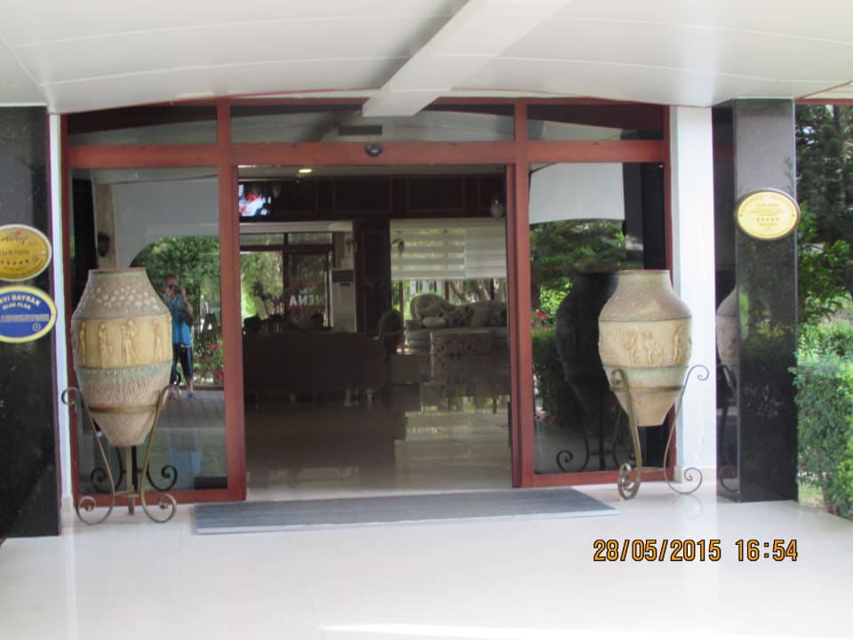 Nena Eingang Hotel Club Nena