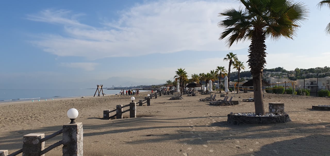 Strand The Cove Rotana Resort