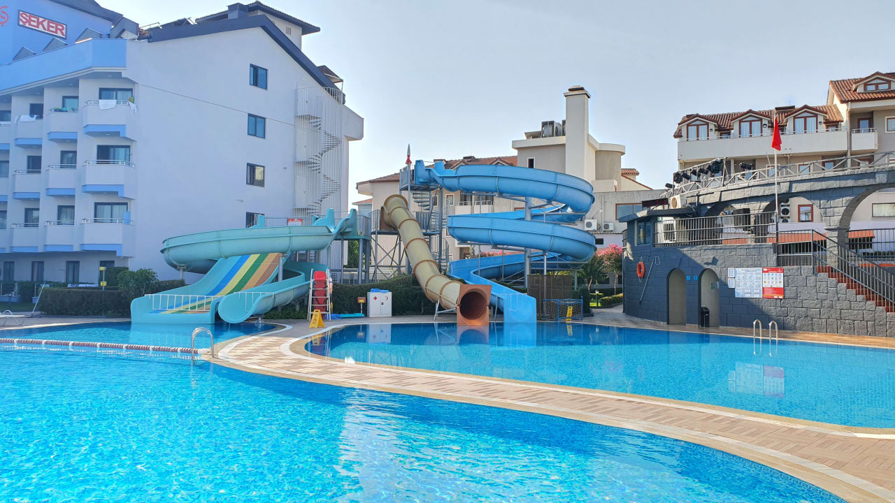 Pool Grand Seker Hotel