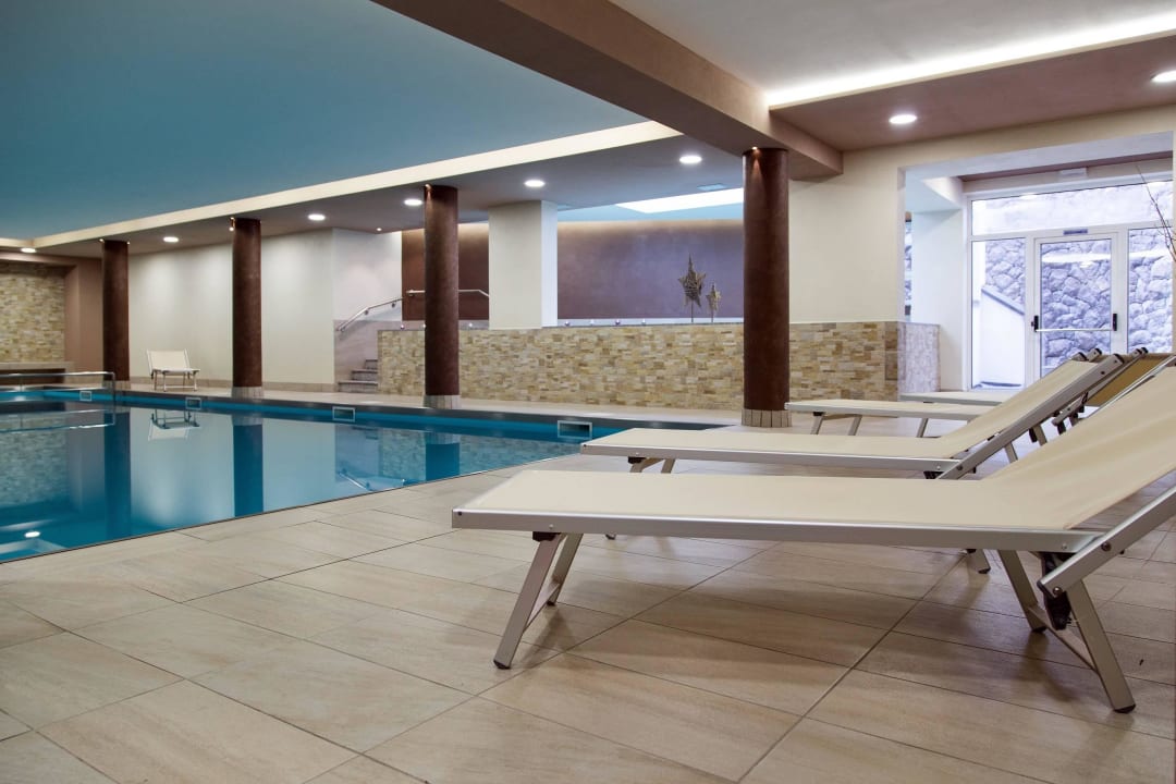 Piscina interna Residence Aparthotel Des Alpes