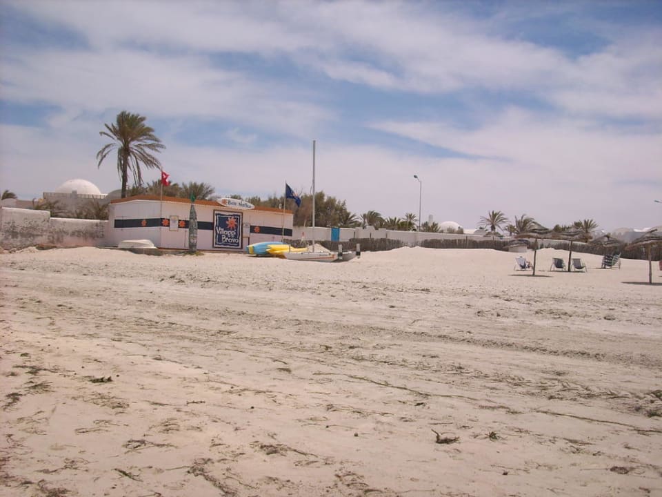 Hotelstrand mit Bootverleih Hotel Dar Salem