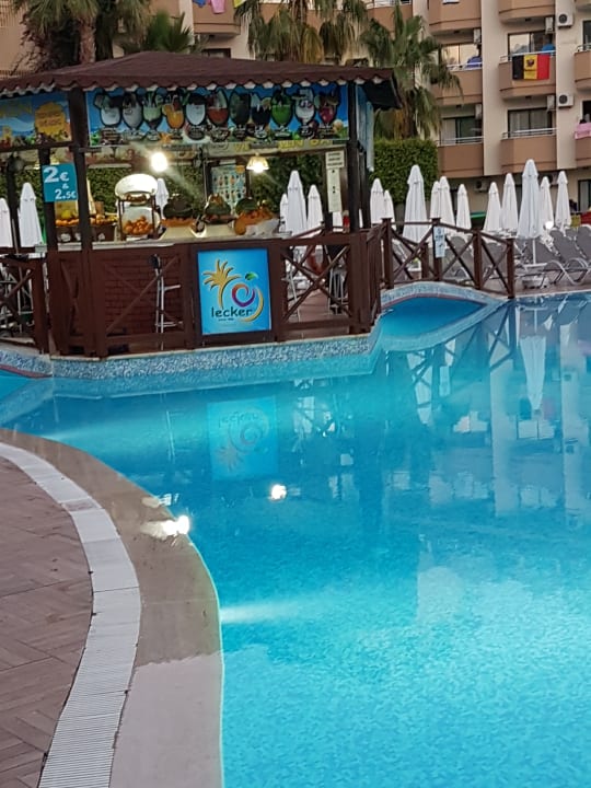 Pool Grand Seker Hotel