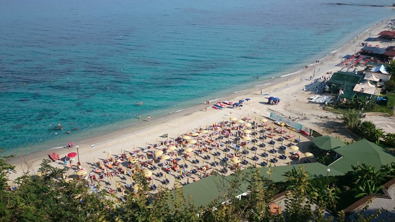 Blick vom Fahrstuhl zum Strand Aldiana Club Rocca Nettuno Calabria