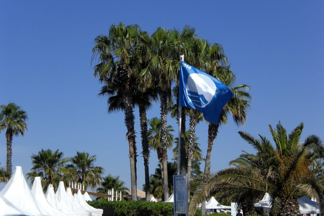 Blaue Flagge für sauberes Wasser Turquoise Hotel