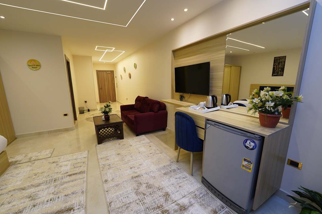 Zimmer Pyramids Khan Hotel