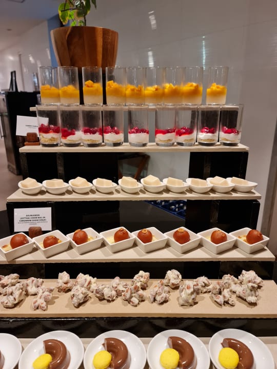 Gastro Mercure Maldives Kooddoo Resort