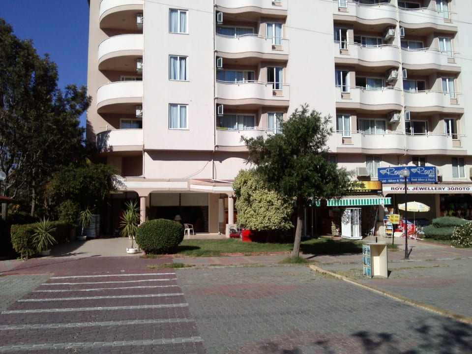 Eingang zum Nebengebäude Hotel Royal Garden Beach