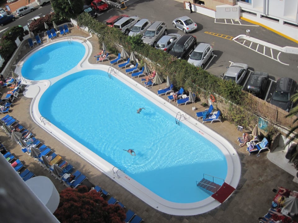 Der Pool Bull Escorial & Spa