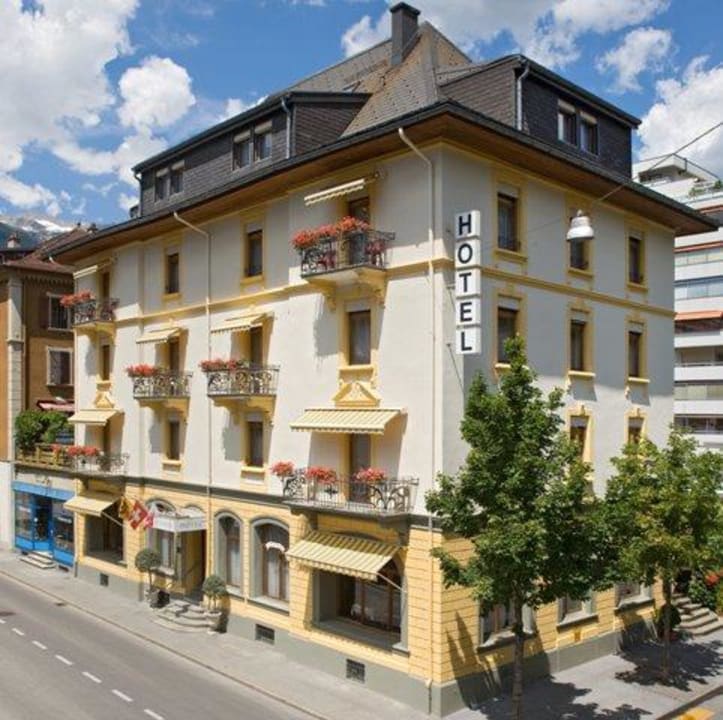 Hotel Front Hotel Ambassador