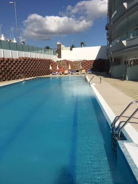 25 m Semiolympiapool HL Suitehotel Playa del Ingles