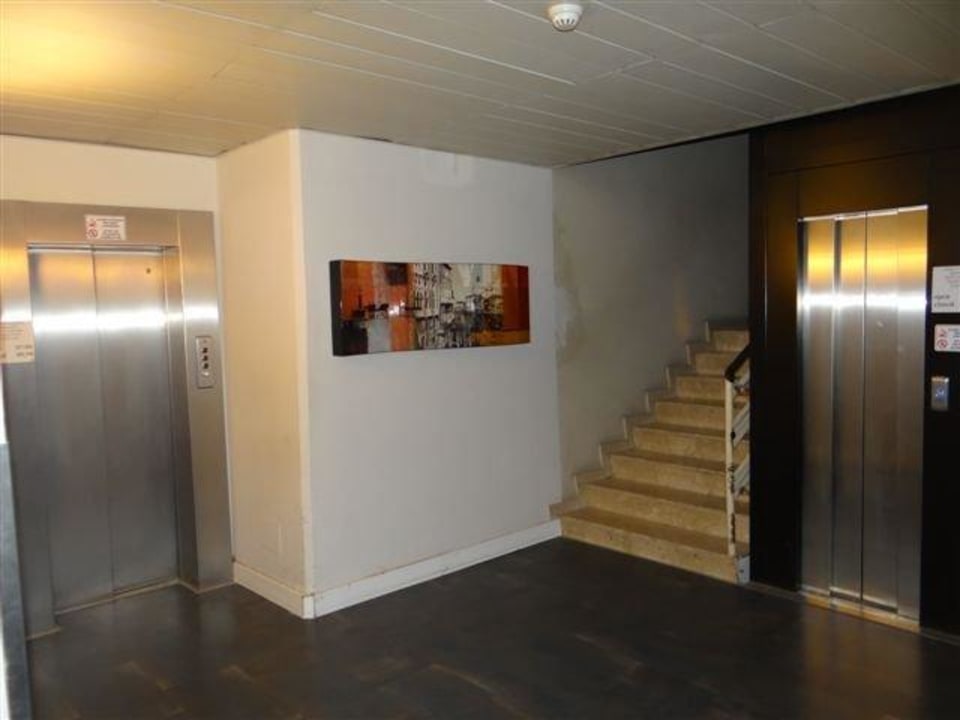 Im Berich zum Aufzug Hotel Mondial