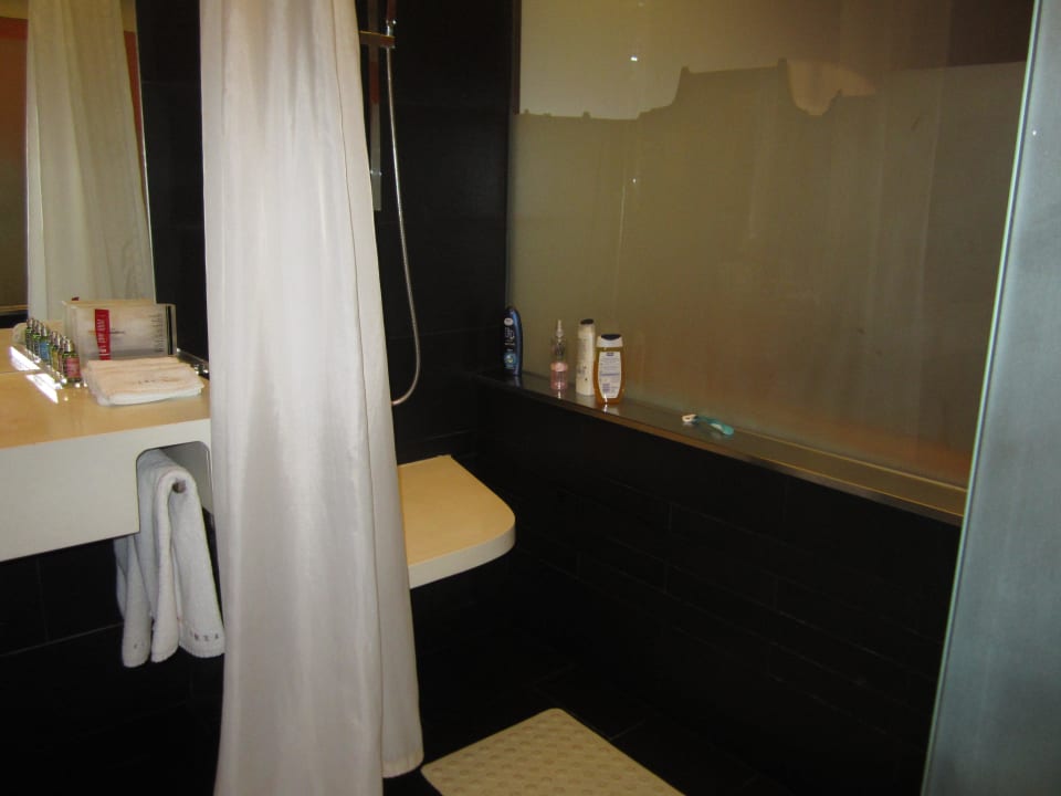 Dusche Hotel The Emperor