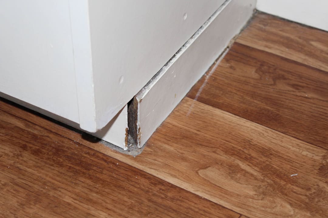 Kleiderschrank Fußleiste Hotel Ter Zaele