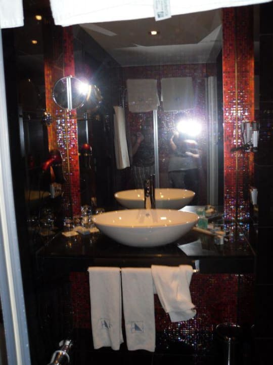 Waschbecken & Spiegel Eurostars Grand Central