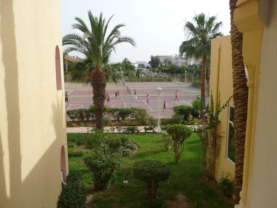 Ausblick des Hotels auf den Fußballplatz Houda Golf & Beach Club