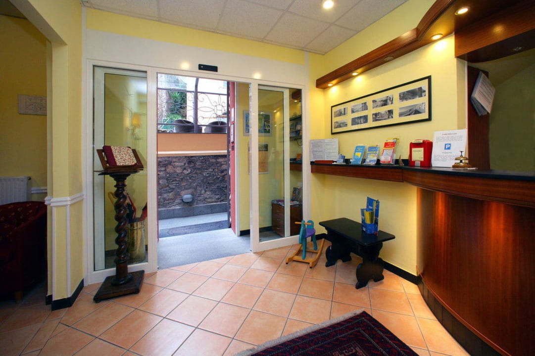 Hall Hotel La Camogliese