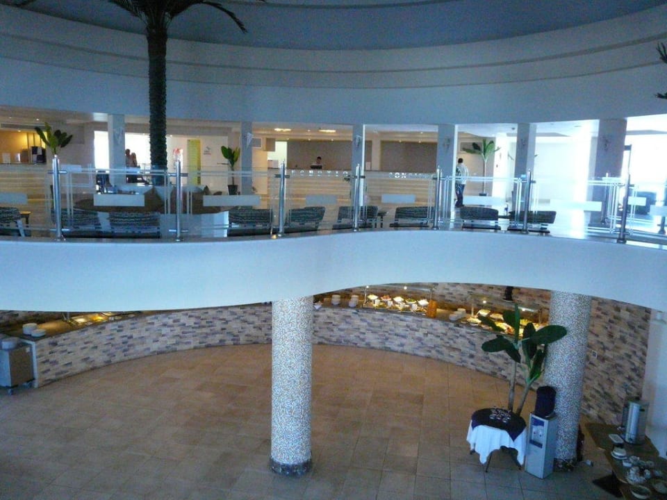 Oben Lobby unten Restaurant Coral Sun Beach
