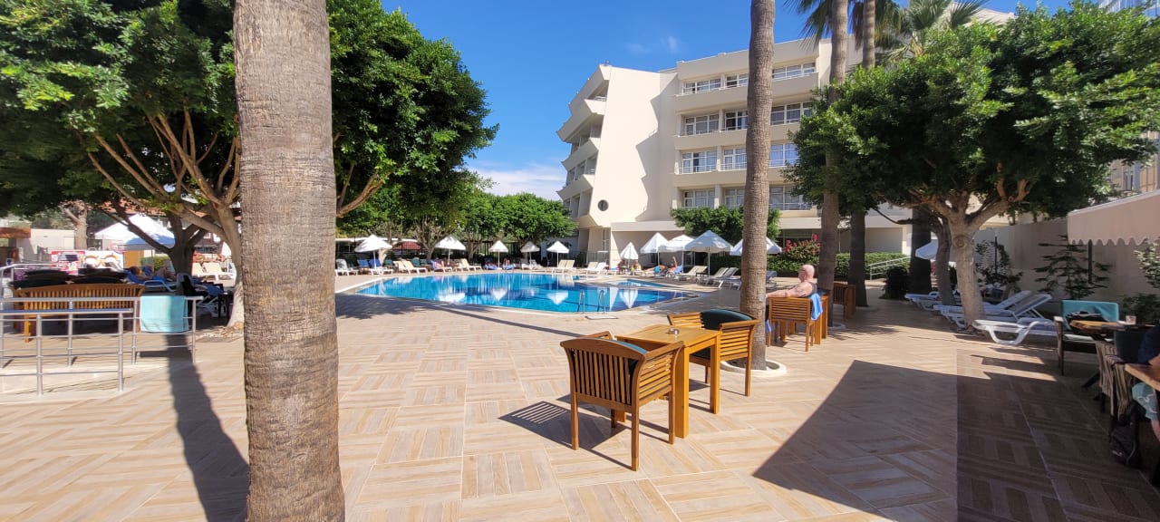 Pool Nerton Hotel - Erwachsenenhotel ab 16 Jahren