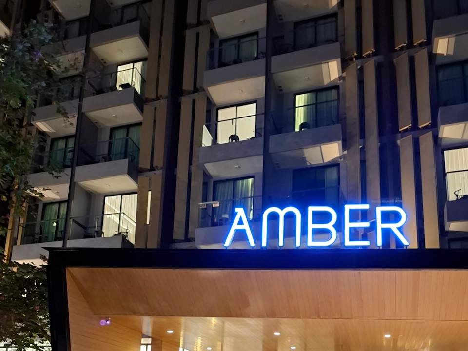Außenansicht Hotel Amber Pattaya
