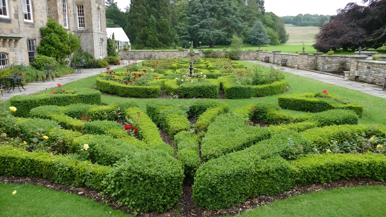 Garten Carberry Tower Hotel