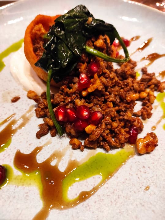 Gastro Acanthus Cennet Barut Collection