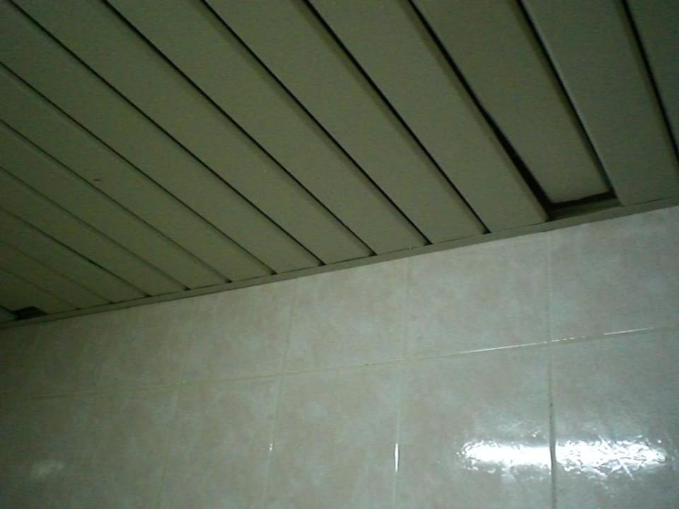 Defekte Decke Club Hotel Mirabell