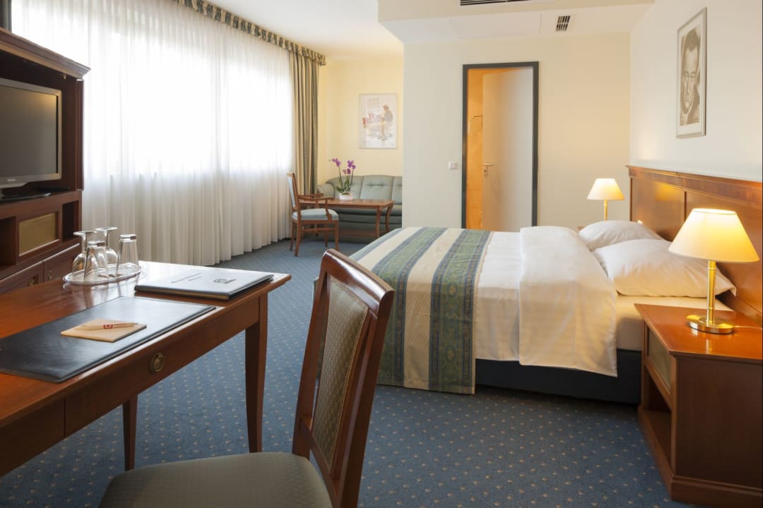 Zimmer Hollywood Media Hotel