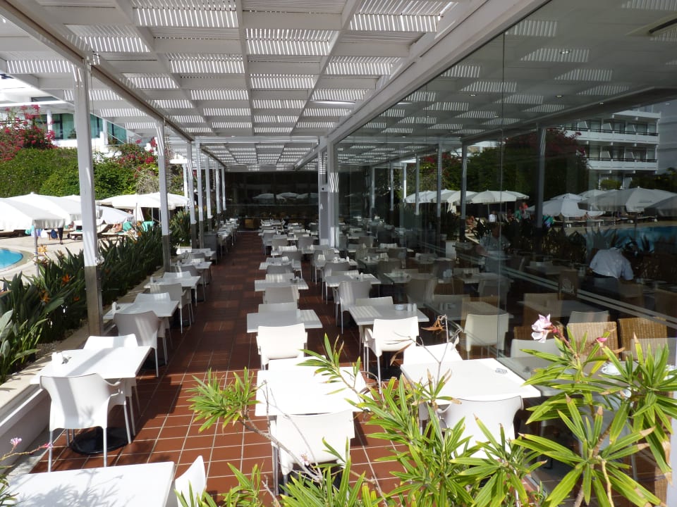 Frühstück/Mittag -aussen- Hotel Grecian Bay