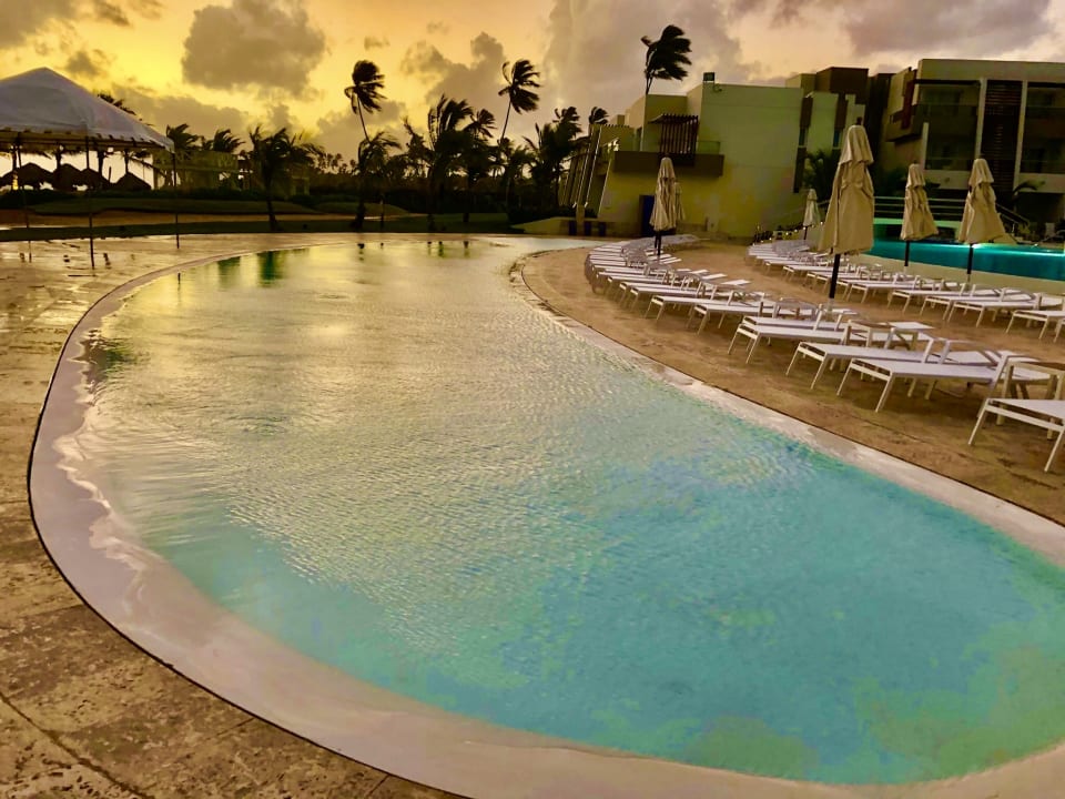 Pool Dreams Onyx Resort & Spa