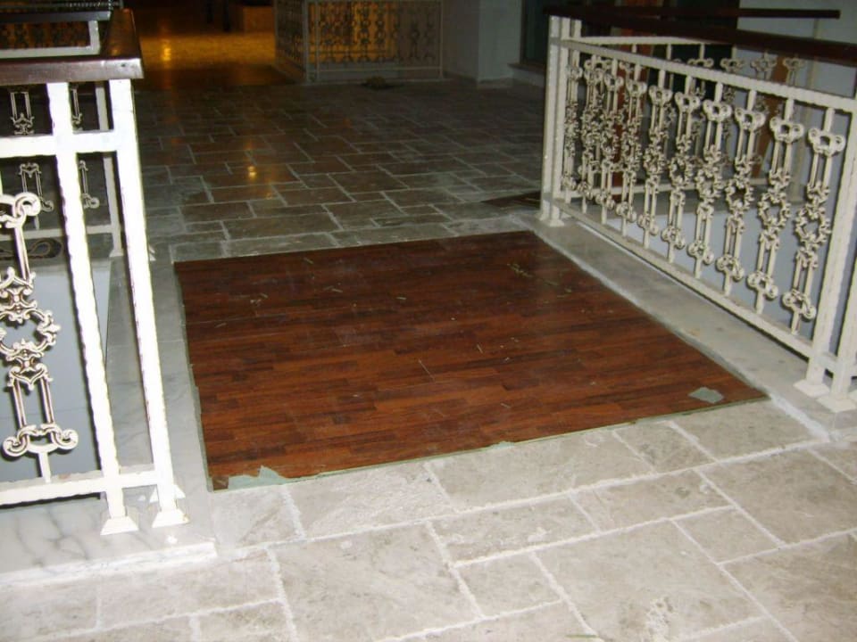 Laminatverlegung Alba Queen Hotel