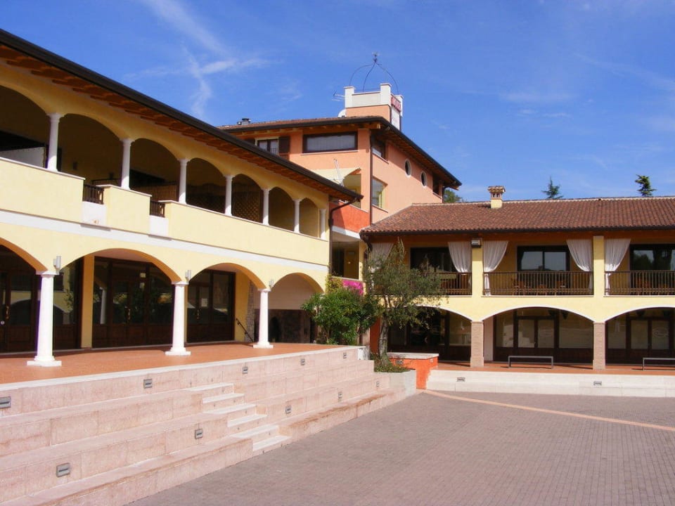 Zugang zu Hotel und Appartm. vom Platz aus AHG Donna Silvia Hotel Wellness & SPA