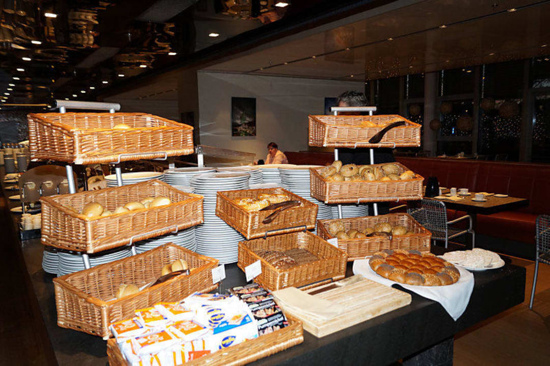 Reichhaltige Brotauswahl Radisson Blu Hotel Köln