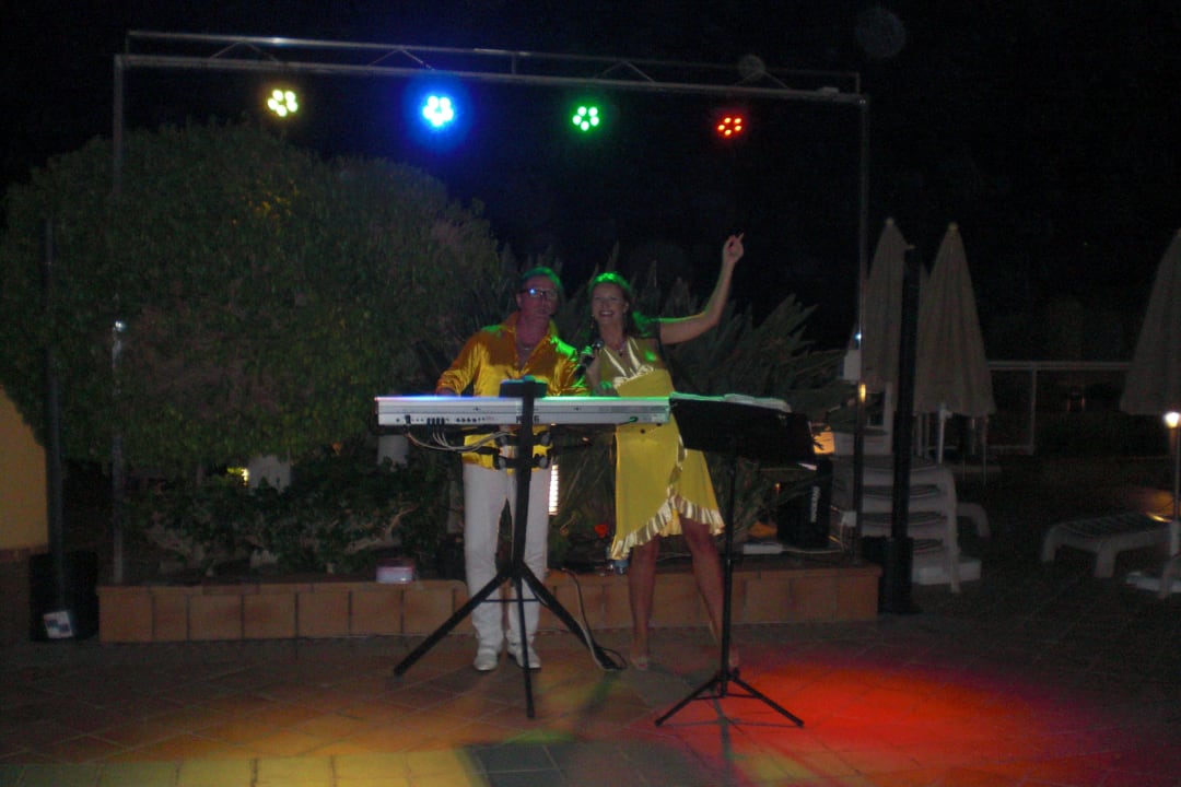 Robert und Juliet dürfen wieder draussen spielen Hotel Riu Palace Jandia