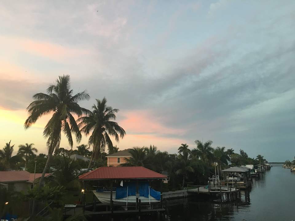 Ausblick Kanal Hotel Dolphin Inn